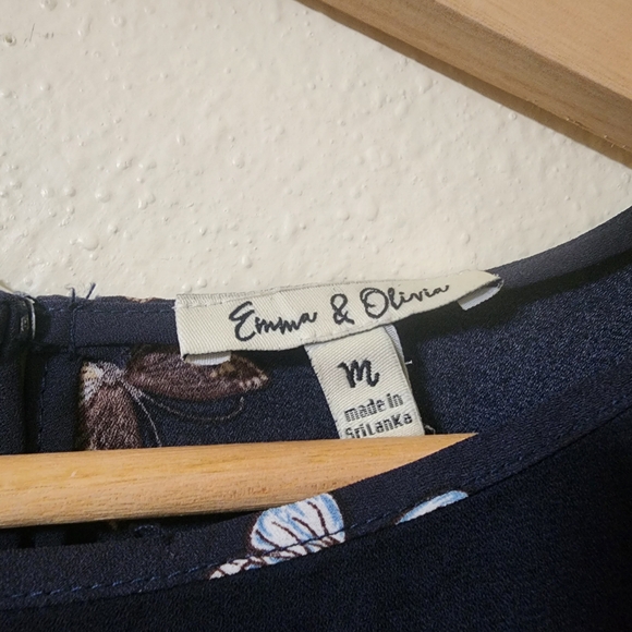 Elegant Navy Butterfly Print Blouse - Picture 3 of 6